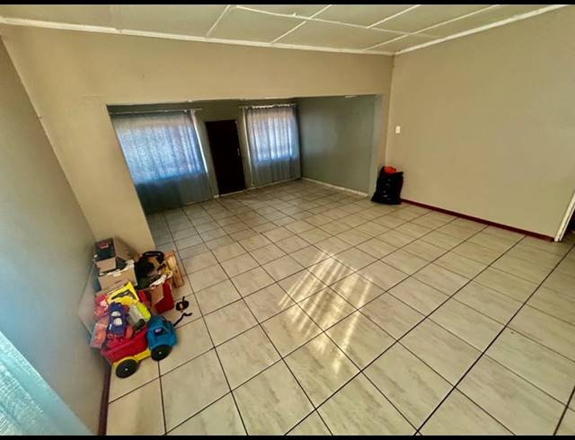 3 BEDROOM HOUSE FOR SALE IN VANDERBIJLPARK CW 2